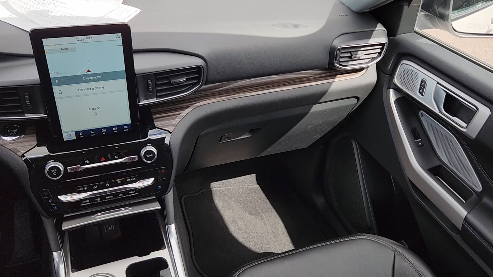 Used 2023 Ford Explorer Limited w/ Limited Technology Package image 6