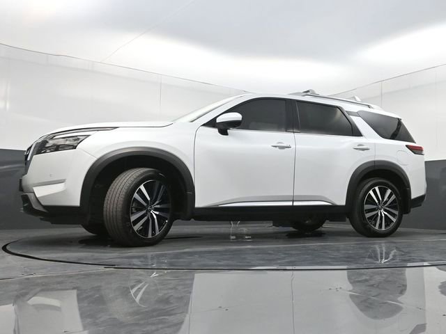 Used 2025 Nissan Pathfinder Platinum w/ Cargo Package FWD image 34
