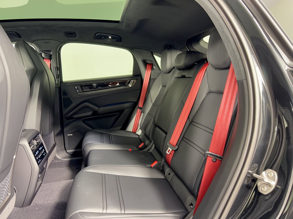 New 2026 Porsche Cayenne GTS AWD/4WD image 25