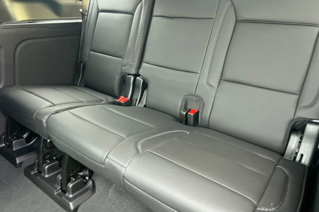 New 2026 GMC Yukon XL Denali w/ Sun & Power Step Package image 12