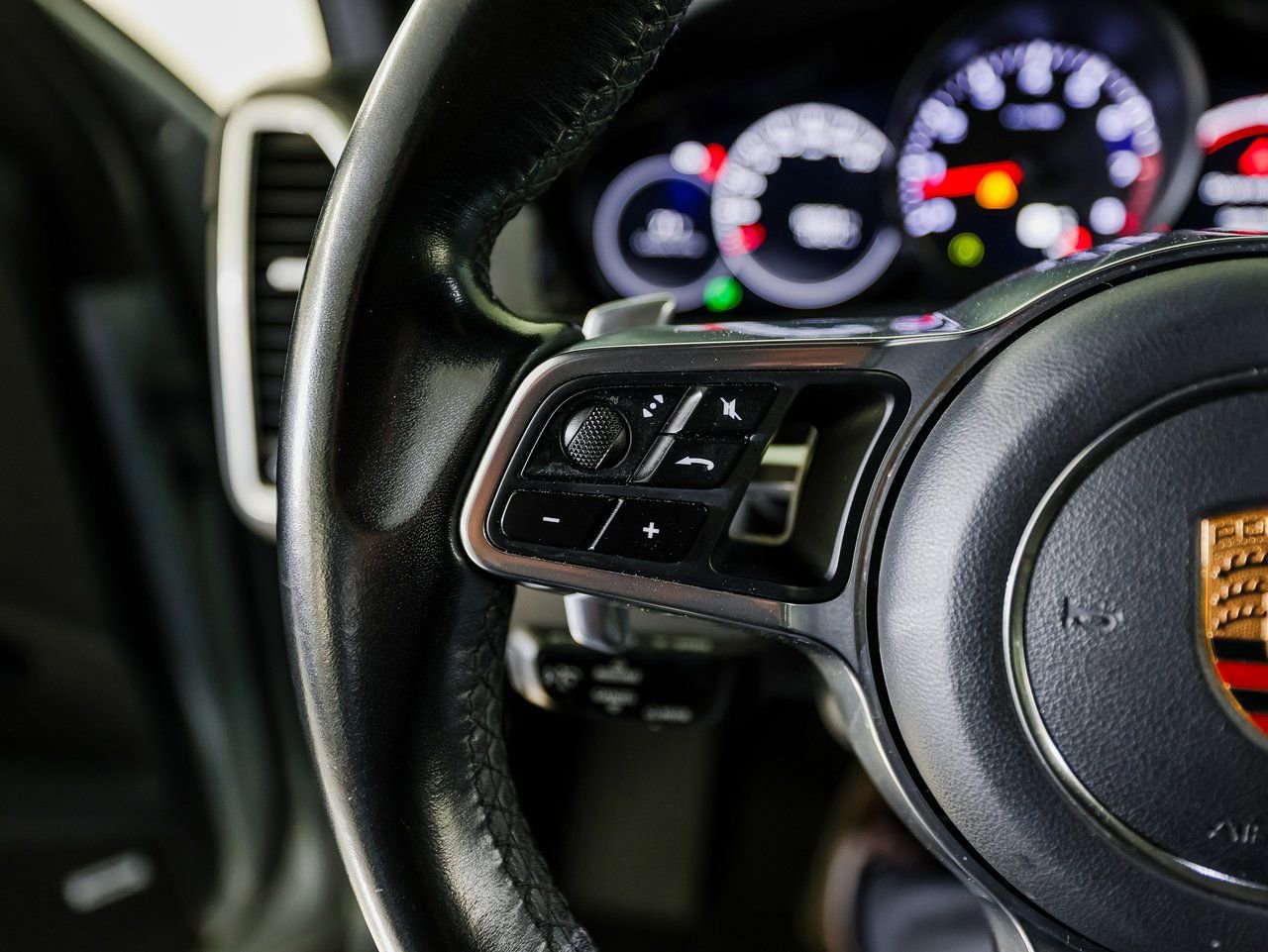 Certified 2020 Porsche Cayenne image 17