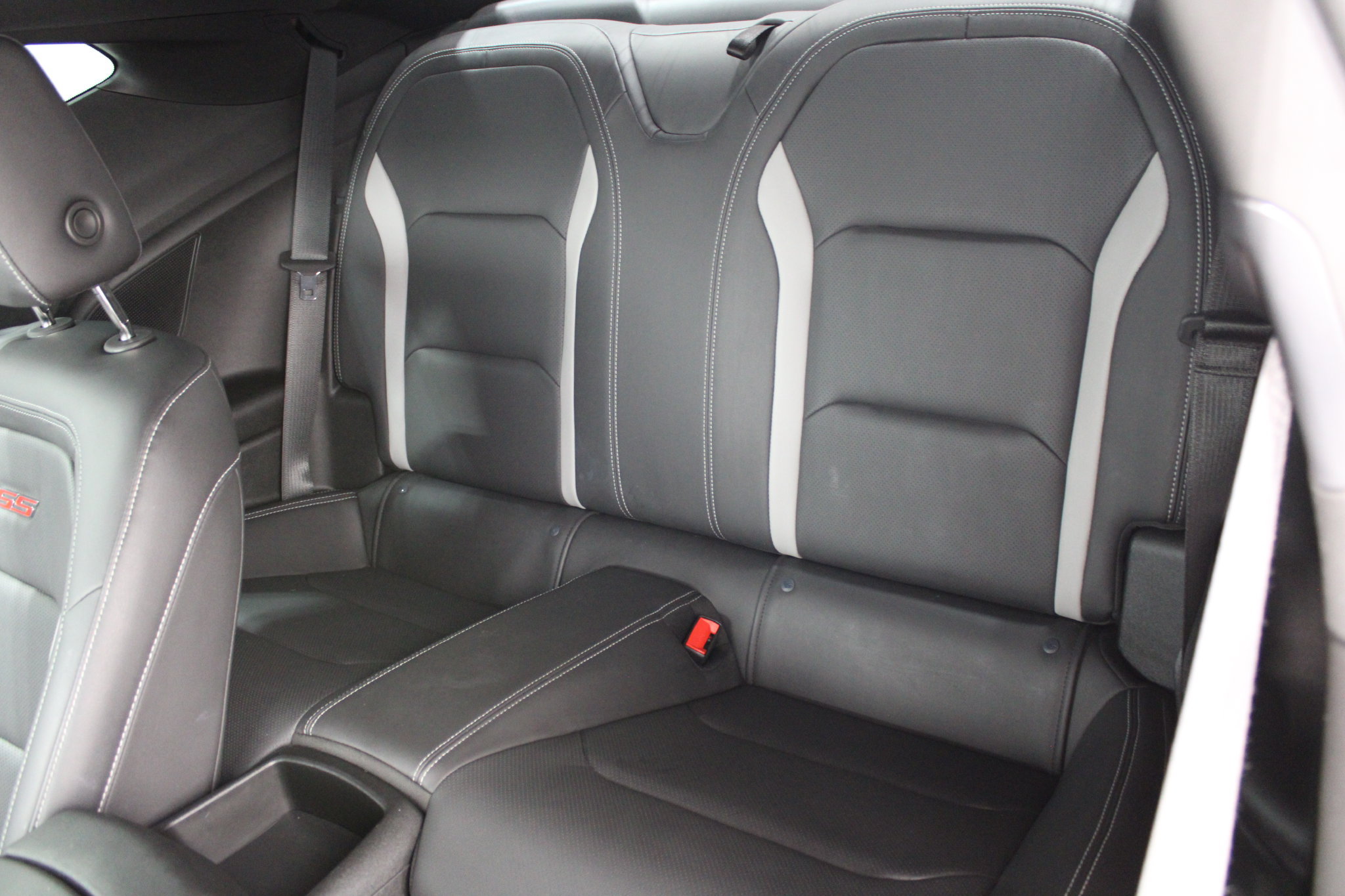 Used 2019 Chevrolet Camaro SS RWD image 13