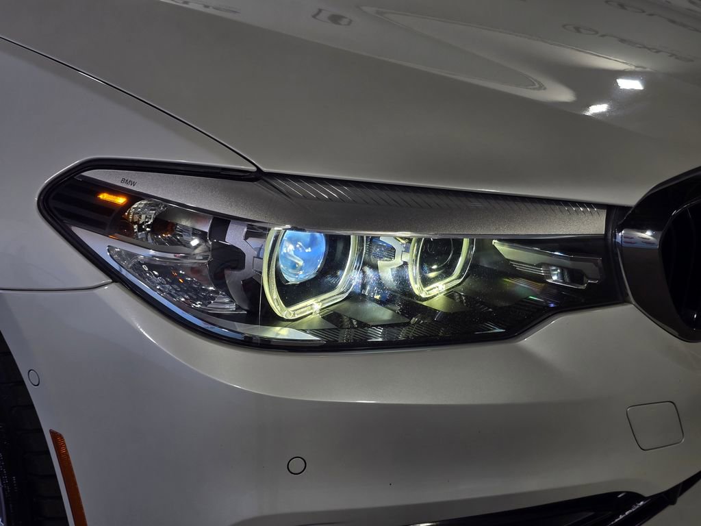 Used 2019 BMW 530e w/ Convenience Package image 5