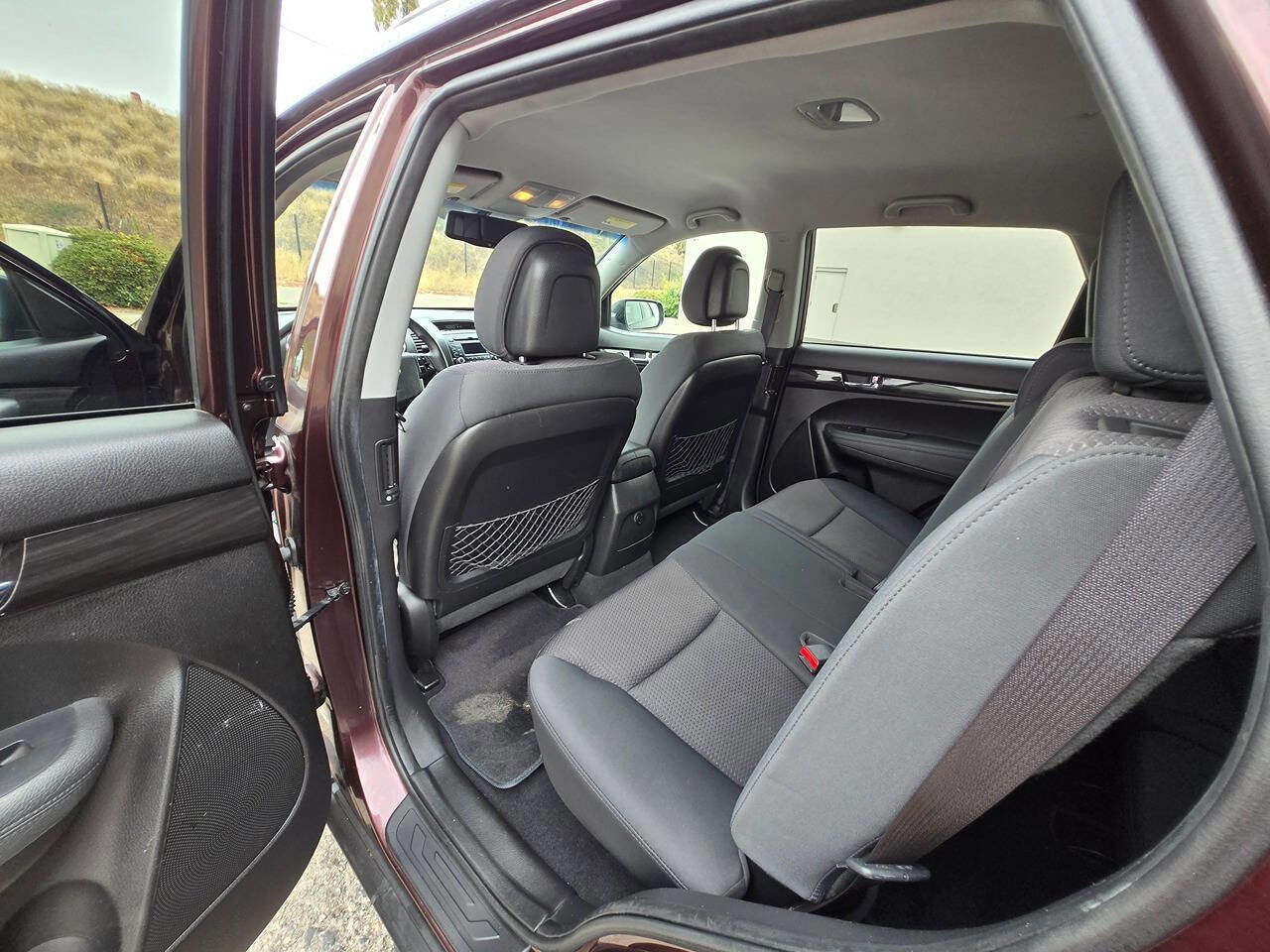 Used 2011 Kia Sorento LX w/ Convenience Pkg image 24