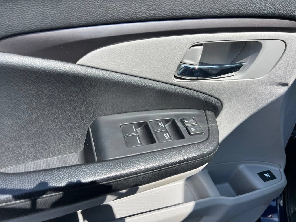 Used 2016 Honda Pilot LX image 22