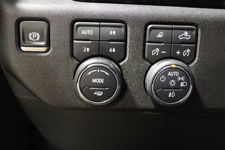 Used 2026 Chevrolet Silverado 1500 LTZ AWD/4WD image 38