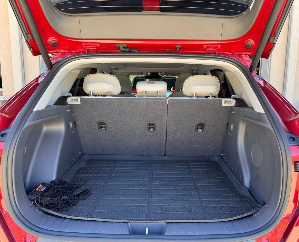 Used 2025 Hyundai Kona Limited image 17