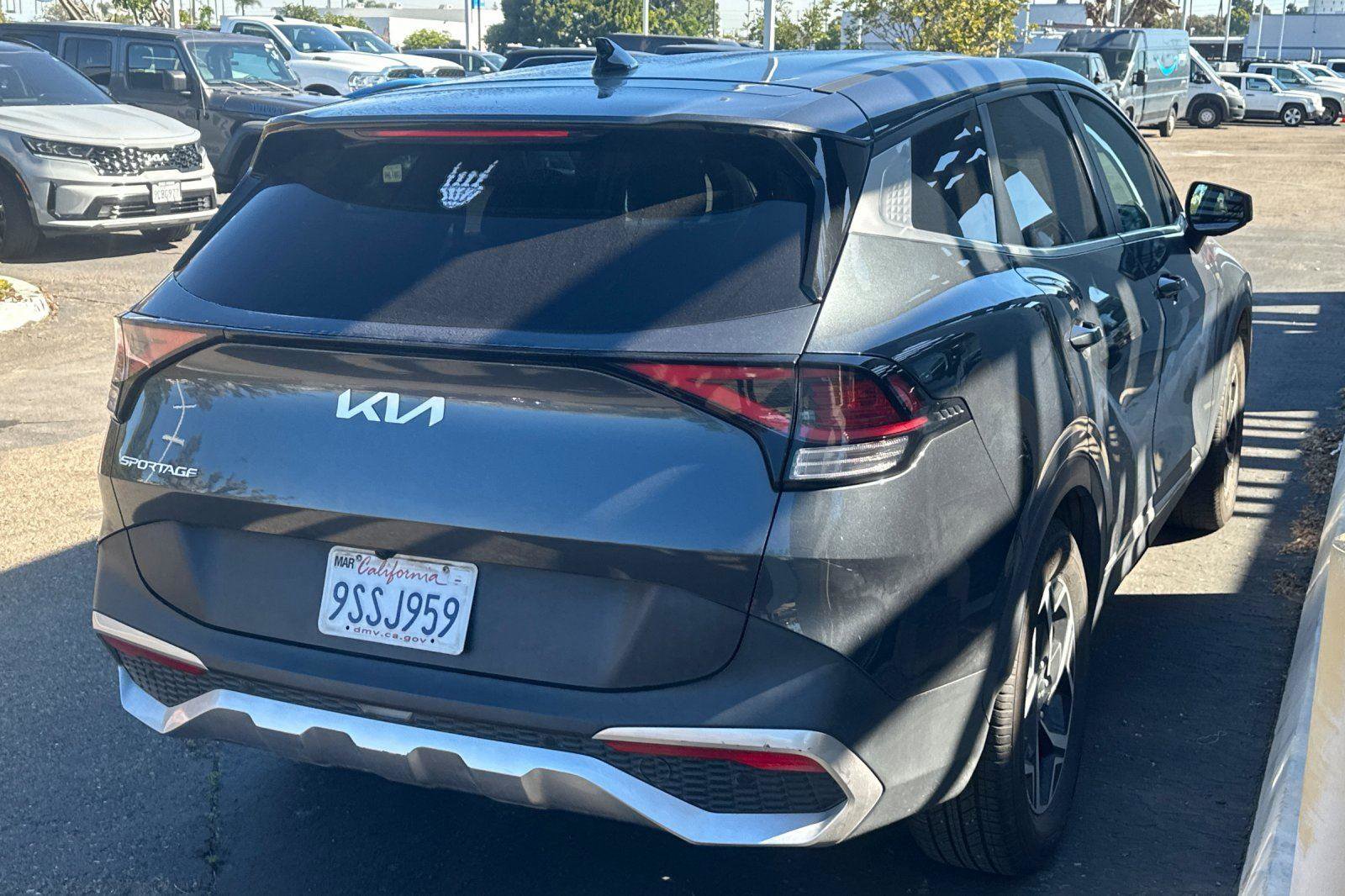 Used 2023 Kia Sportage LX image 2