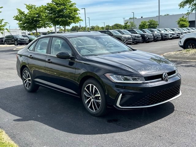 New 2026 Volkswagen Jetta SE FWD image 3