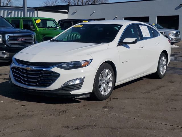 Used 2022 Chevrolet Malibu LT image 2