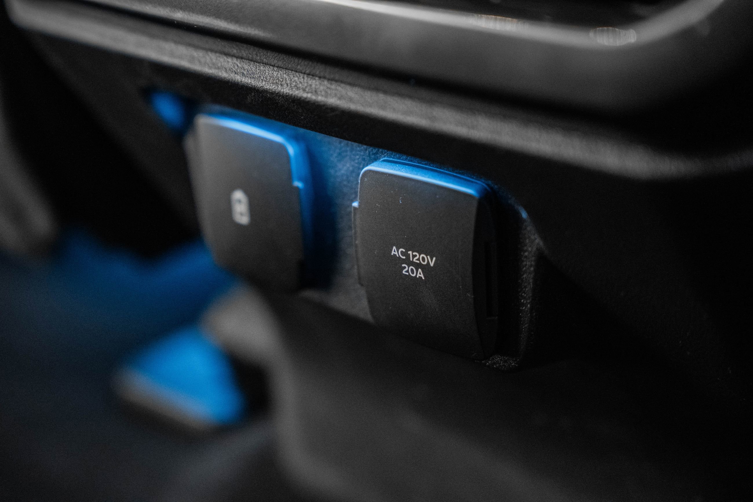 Certified 2023 Ford F150 Lariat w/ Equipment Group 502A High image 44