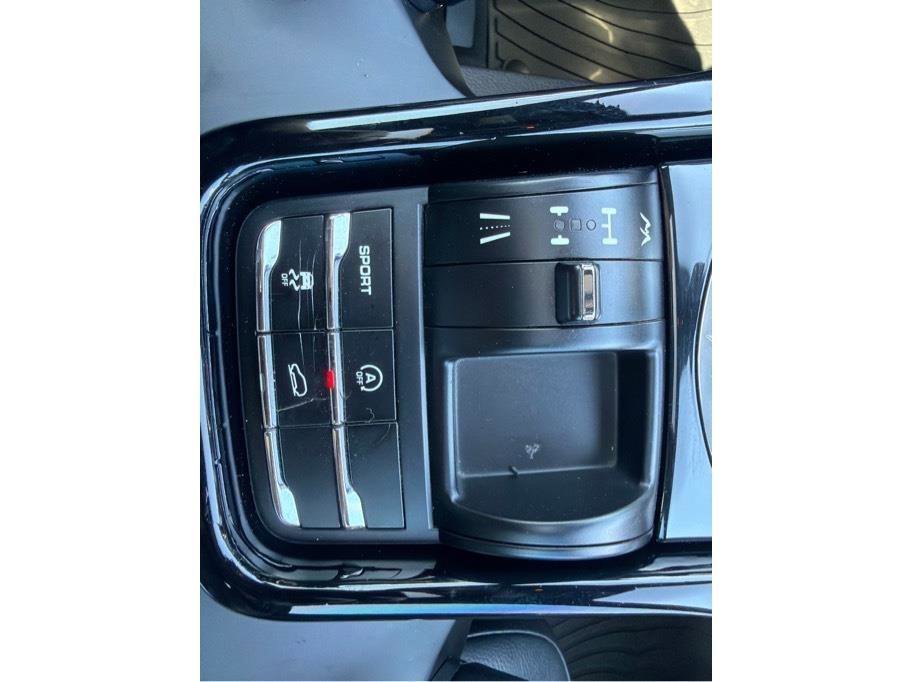 Used 2011 Porsche Cayenne S AWD/4WD image 25