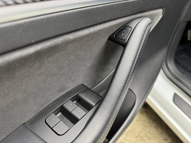 Used 2023 Tesla Model 3 Standard Range image 10