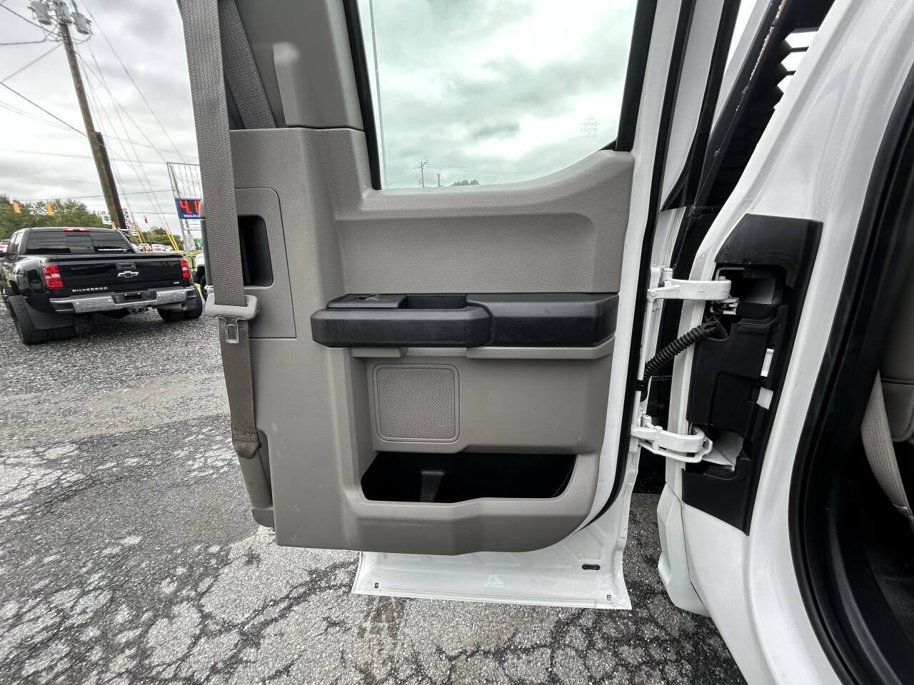 Used 2019 Ford F250 XL w/ Power Equipment Group AWD/4WD image 26