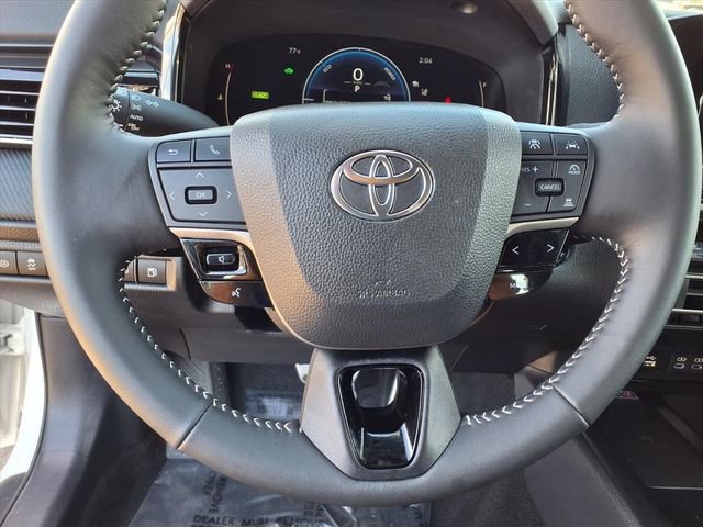 Used 2025 Toyota Camry SE image 15