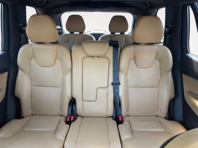 Used 2018 Volvo XC90 T6 Momentum w/ Convenience Package AWD/4WD image 6