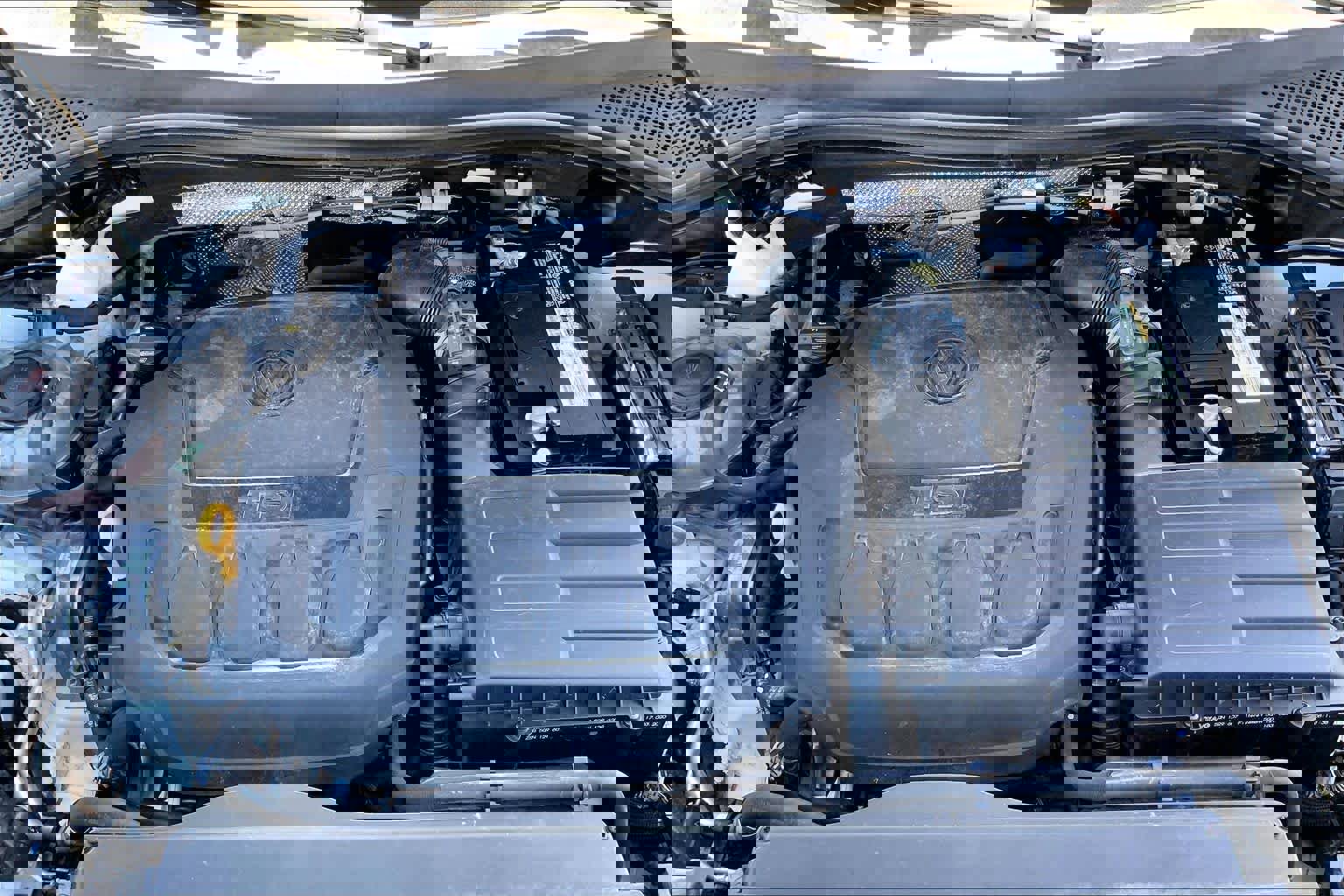 Used 2020 Volkswagen Tiguan SE R-Line image 32