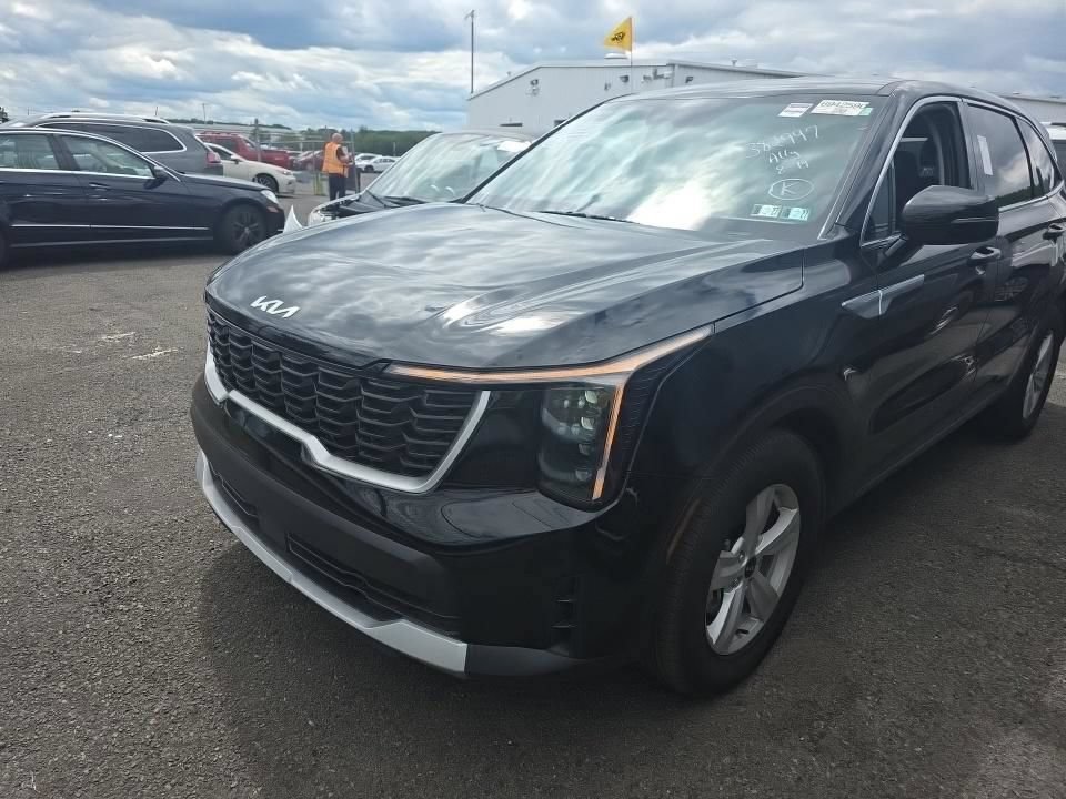 Used 2025 Kia Sorento LX FWD image 3