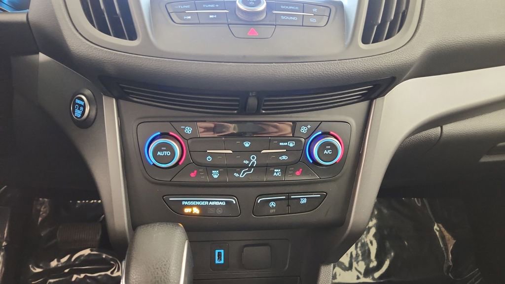 Used 2019 Ford Escape SE FWD image 16