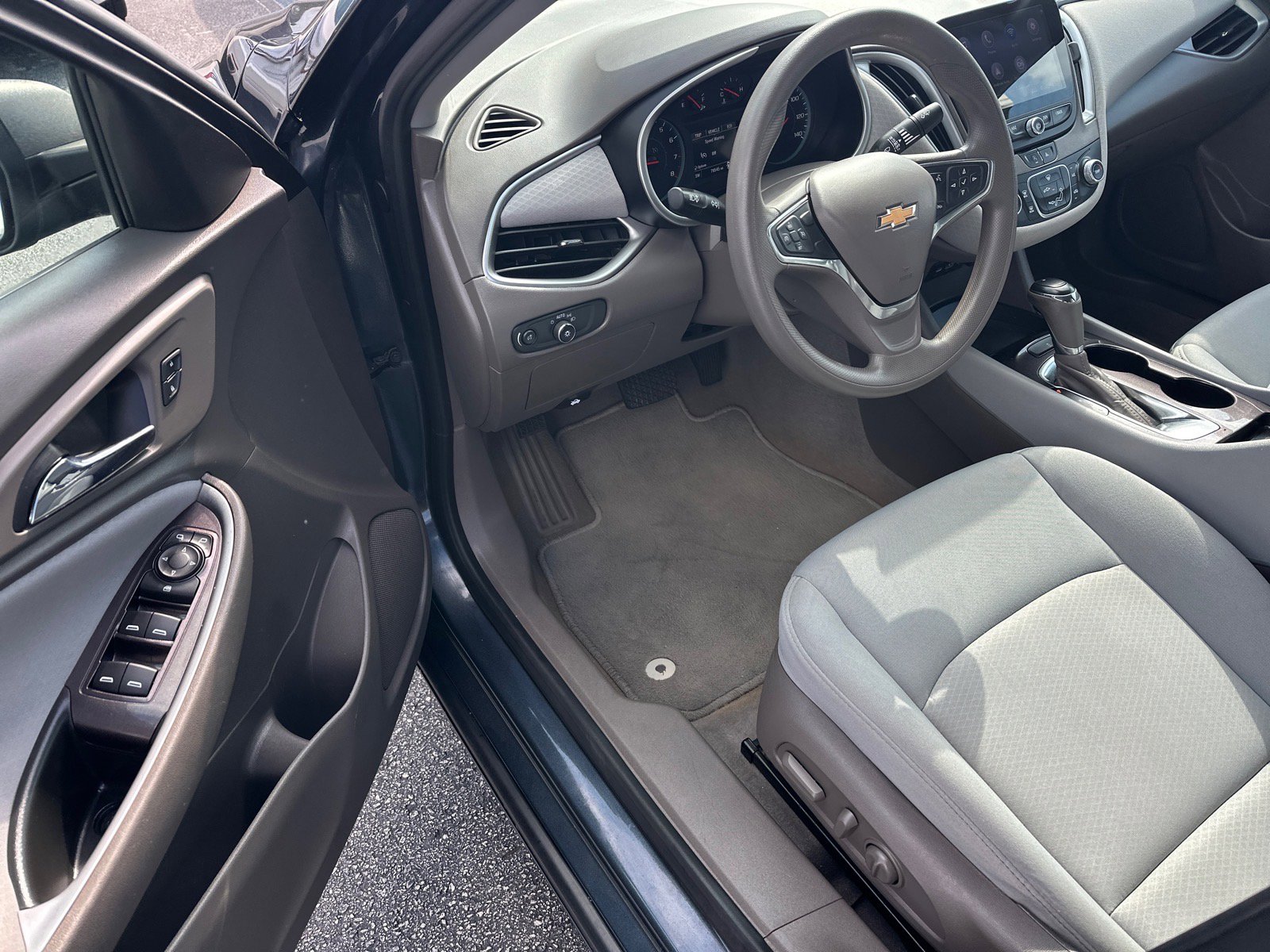 Used 2020 Chevrolet Malibu LS FWD image 6