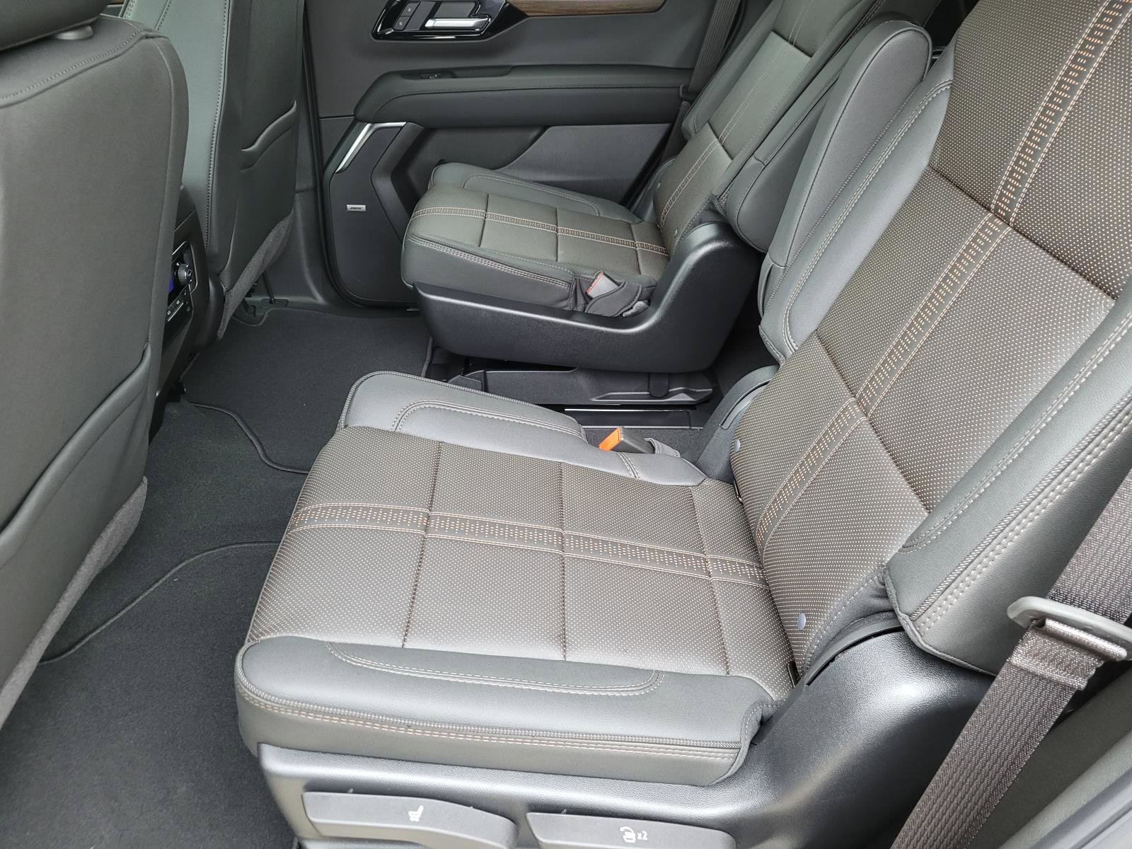 New 2026 Chevrolet Tahoe High Country w/ Sun And Tow Package AWD/4WD image 12