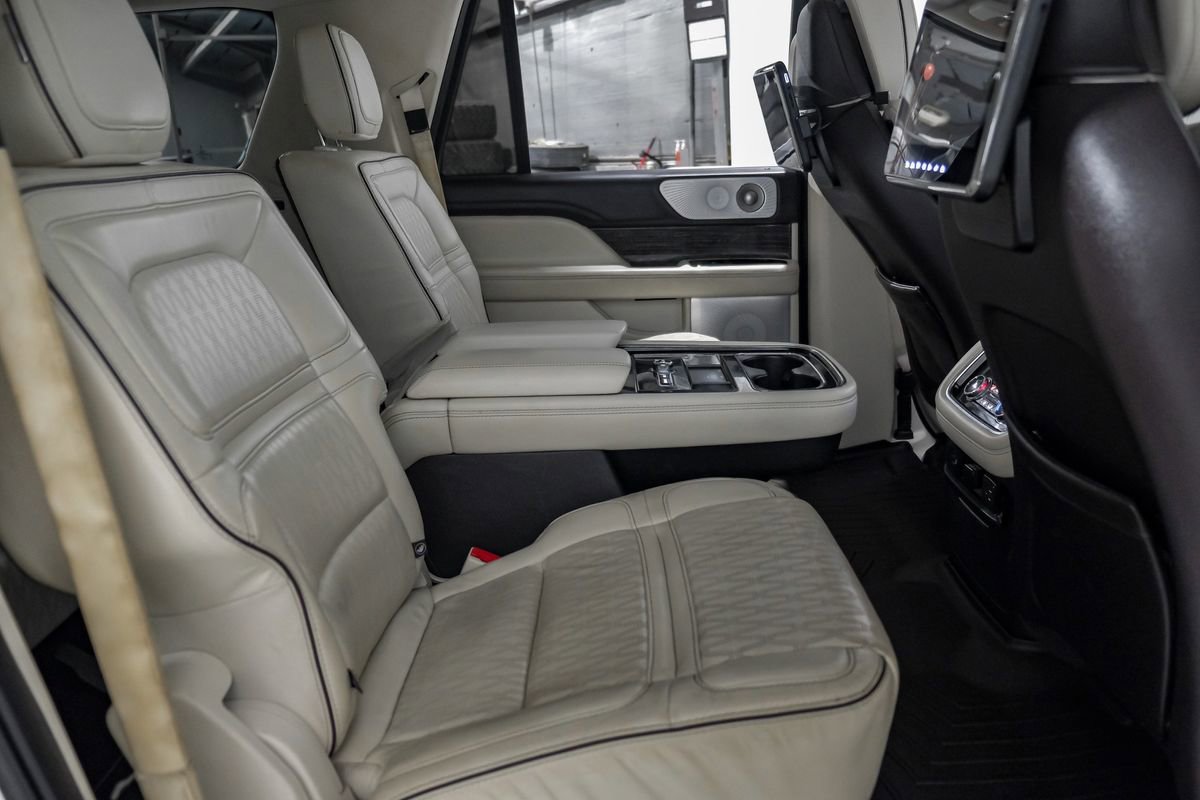 Used 2021 Lincoln Navigator L Black Label w/ Cargo Convenience Package image 34