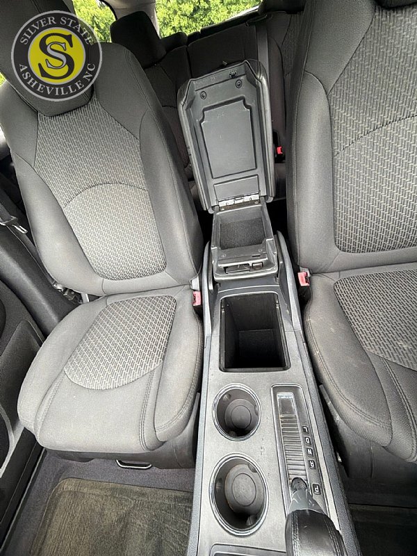 Used 2010 Chevrolet Traverse LT w/ Personal Connectivity Package FWD image 24