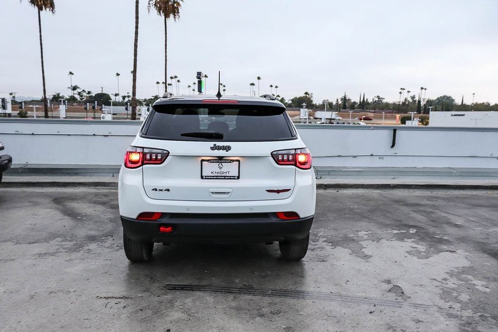 Used 2024 Jeep Compass Trailhawk AWD/4WD image 8