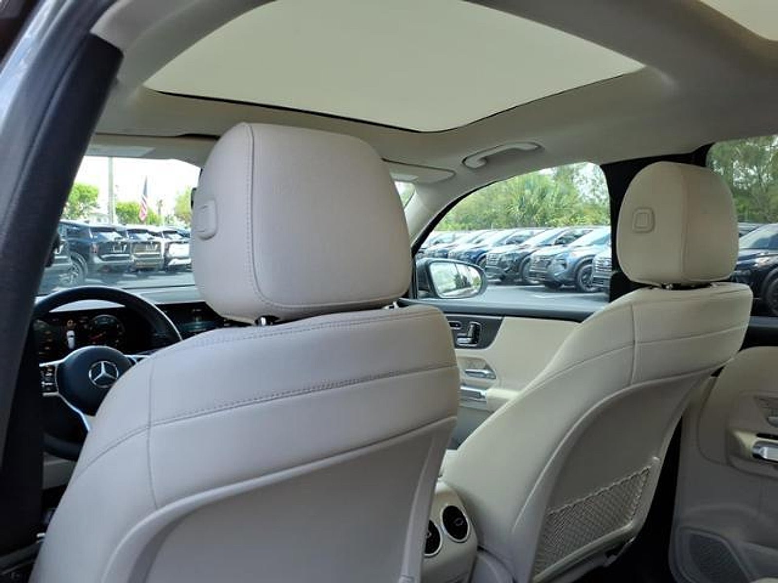 Used 2021 Mercedes-Benz GLB 250 image 11