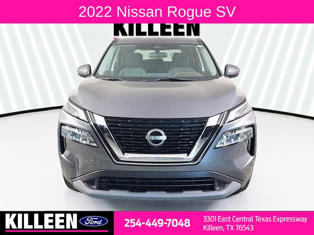 Used 2022 Nissan Rogue SV image 2