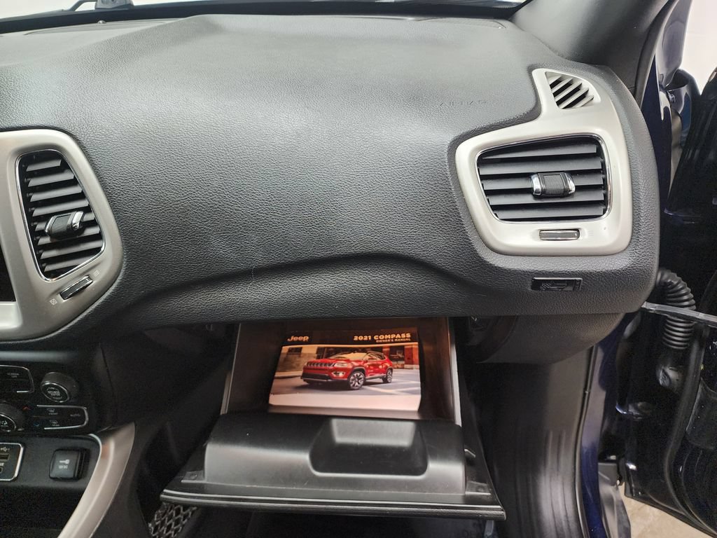 Used 2021 Jeep Compass Latitude FWD image 33
