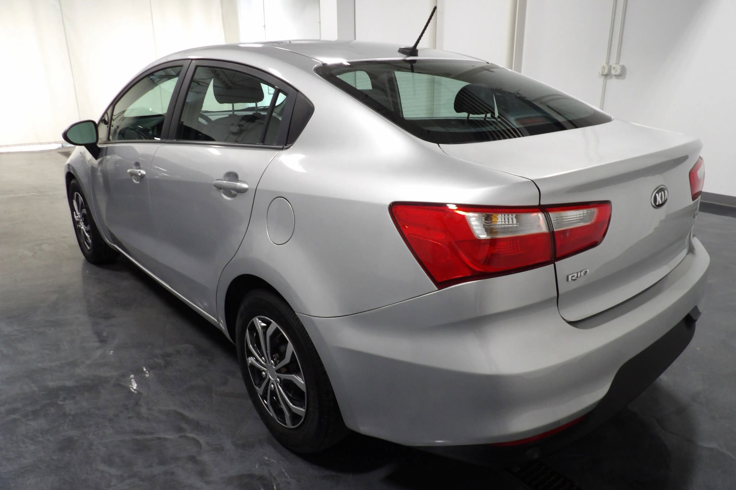 Used 2017 Kia Rio LX w/ Power Package FWD image 5