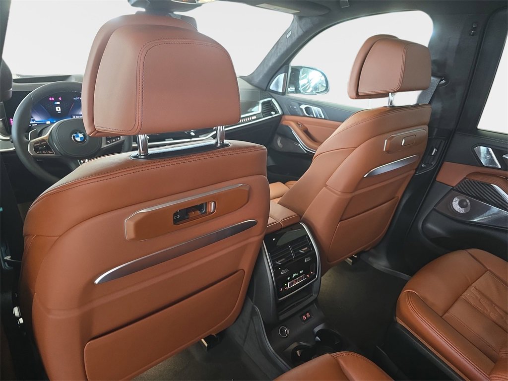 New 2026 BMW X7 M60i image 9