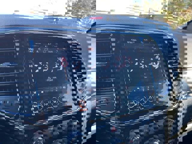 Used 2021 Jeep Grand Cherokee Limited w/ Luxury Group II image 16