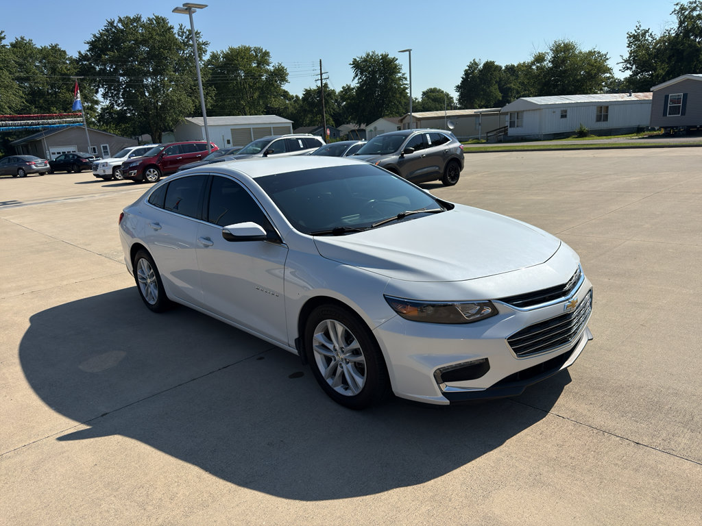 Used 2016 Chevrolet Malibu LT FWD image 3