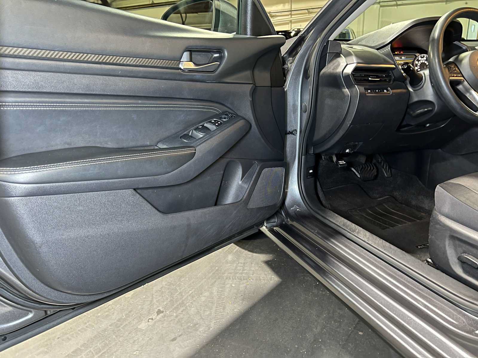 Used 2020 Nissan Altima 2.5 S FWD image 19
