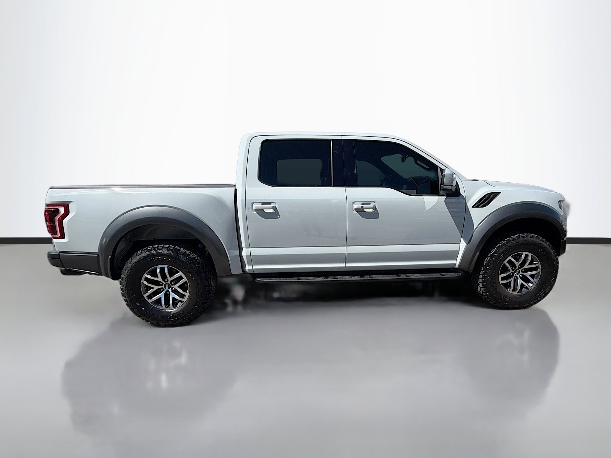 Used 2017 Ford F150 Raptor w/ Equipment Group 802A Luxury image 2