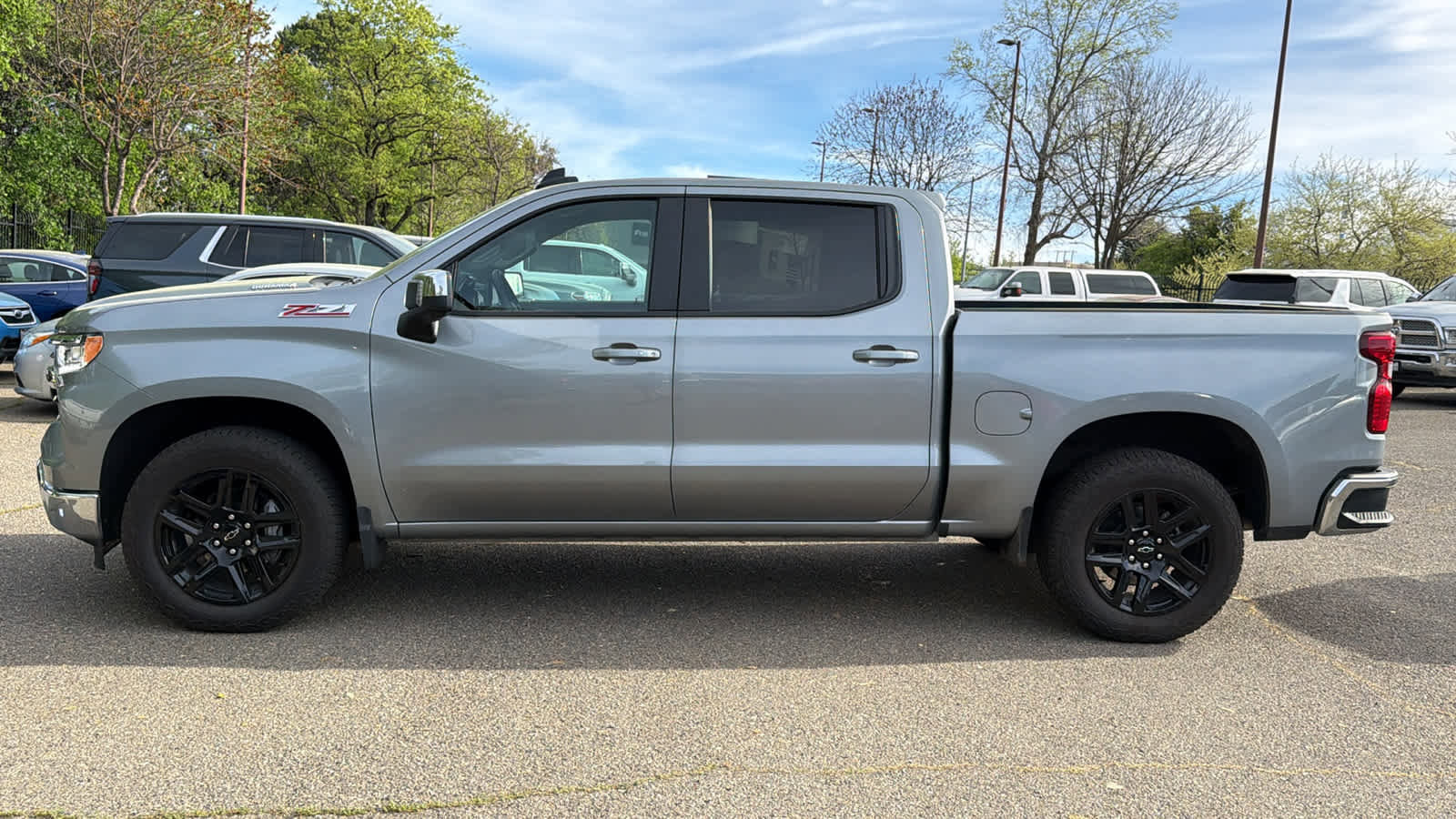 Used 2025 Chevrolet Silverado 1500 LT image 8