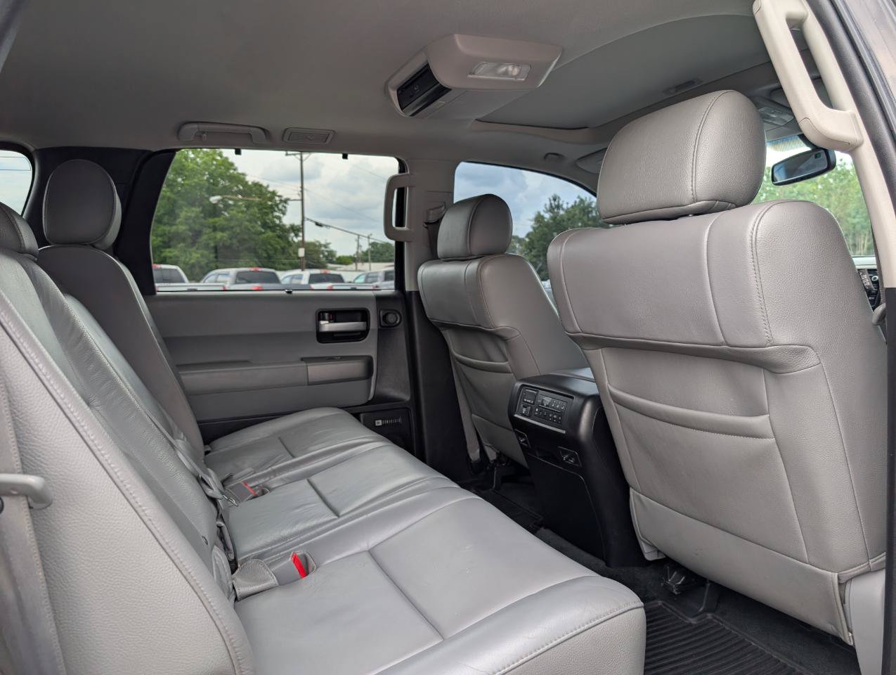 Used 2016 Toyota Sequoia Limited w/ Safety & Convenience Package AWD/4WD image 20