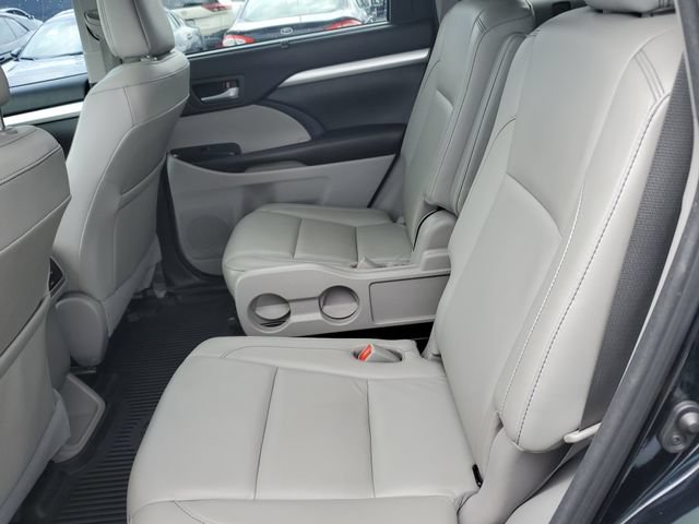 Used 2018 Toyota Highlander XLE w/ Protection Package #3 AWD/4WD image 13