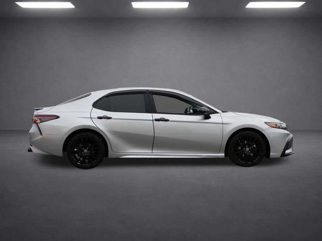 Used 2021 Toyota Camry SE w/ Carpet Mat Package (TMS) image 3