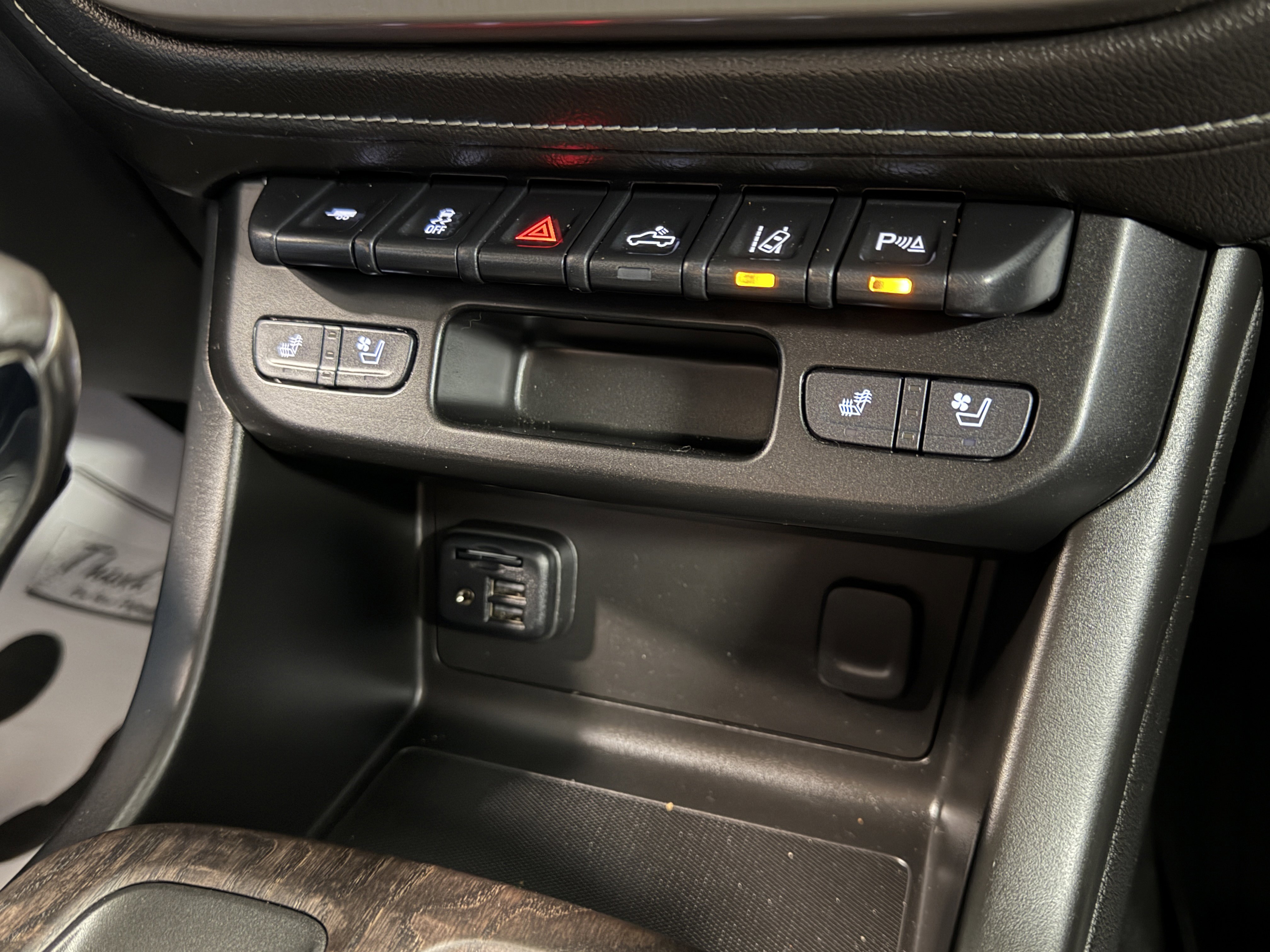 Used 2022 GMC Canyon Denali w/ Denali Black Edition Package image 12