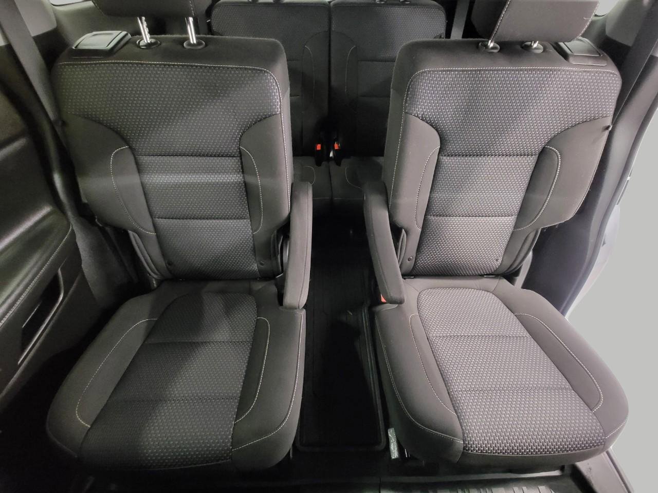 Used 2023 GMC Acadia SLE w/ Driver Convenience Package image 23