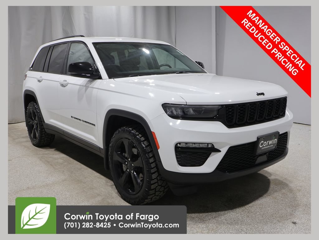Used 2023 Jeep Grand Cherokee Limited w/ Black Appearance Package AWD/4WD image 1