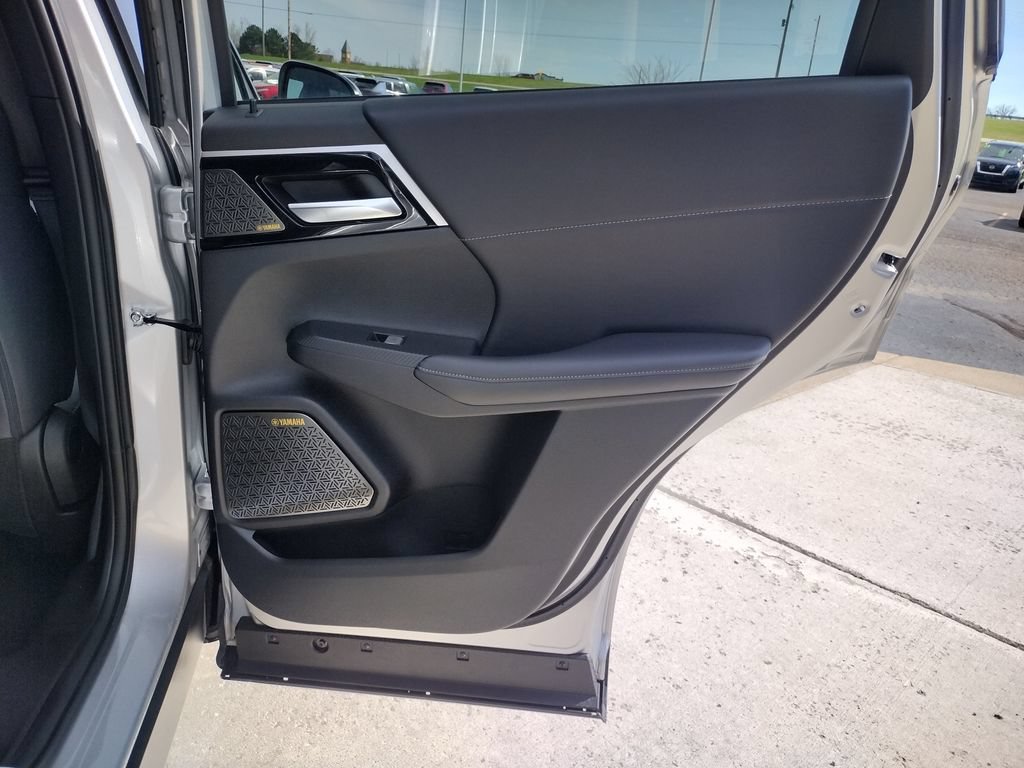 New 2026 Mitsubishi Outlander SE AWD/4WD image 33