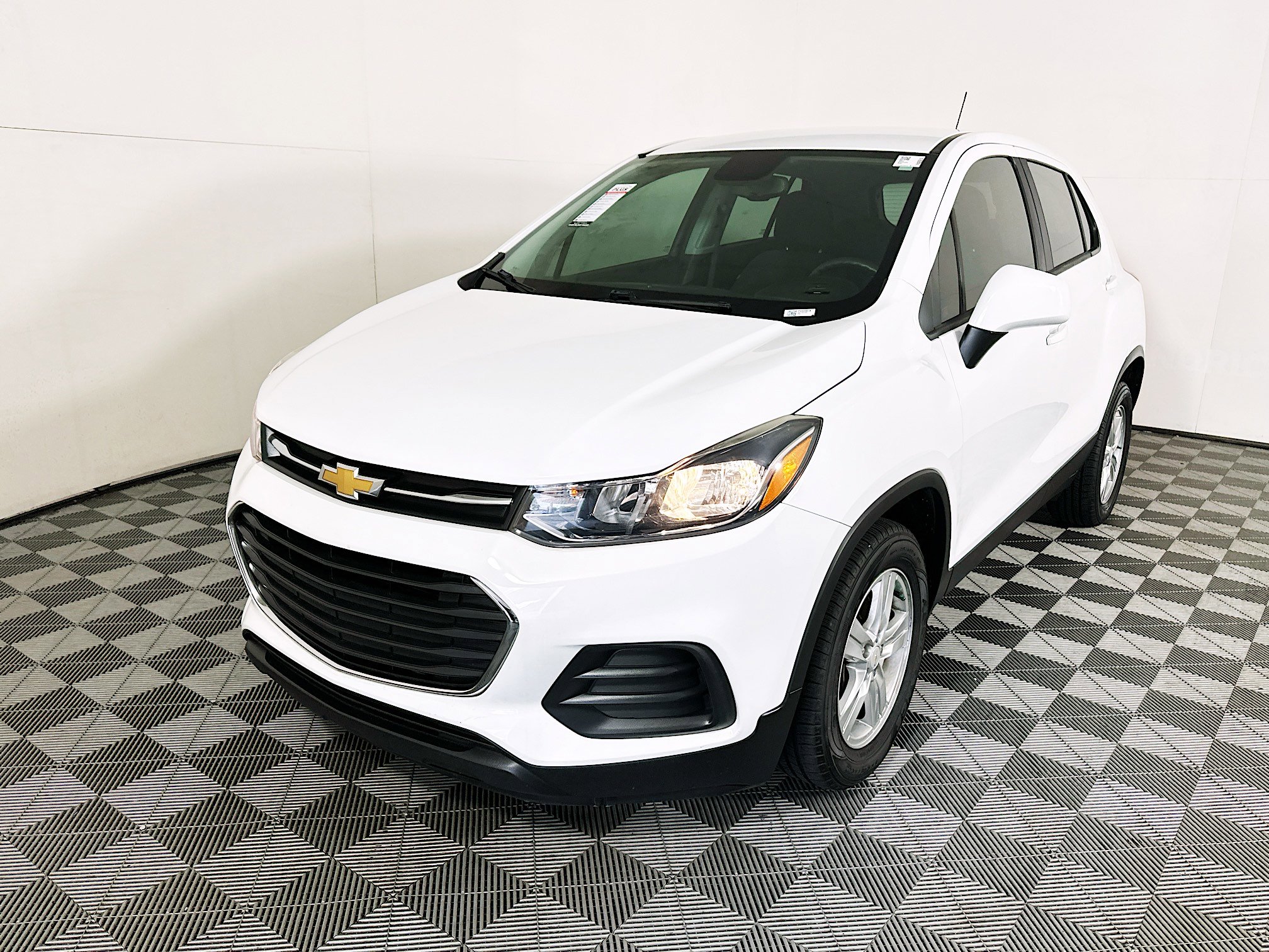Used 2020 Chevrolet Trax LS FWD image 7