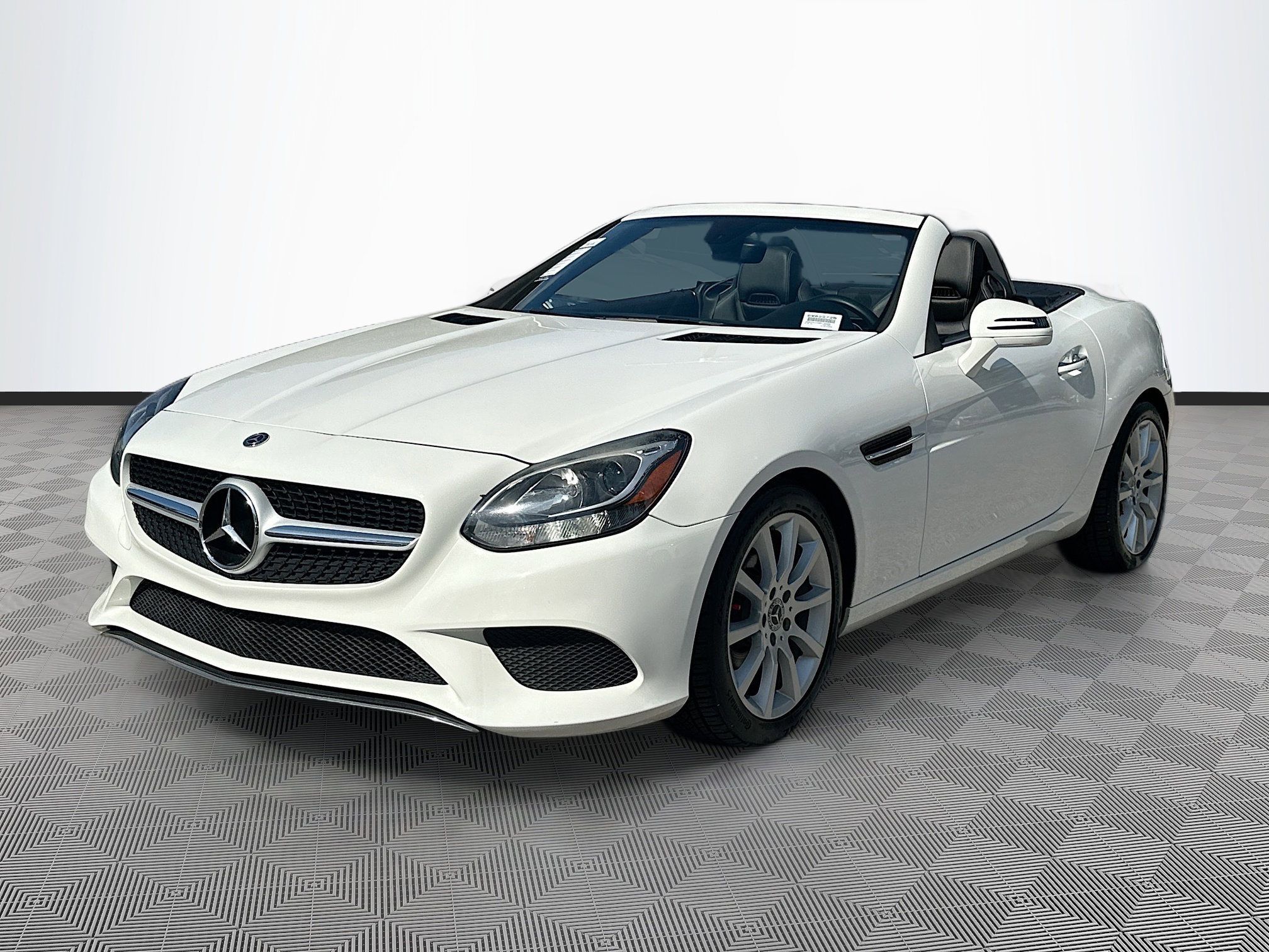 Used 2019 Mercedes-Benz SLC 300 SLC 300 image 3