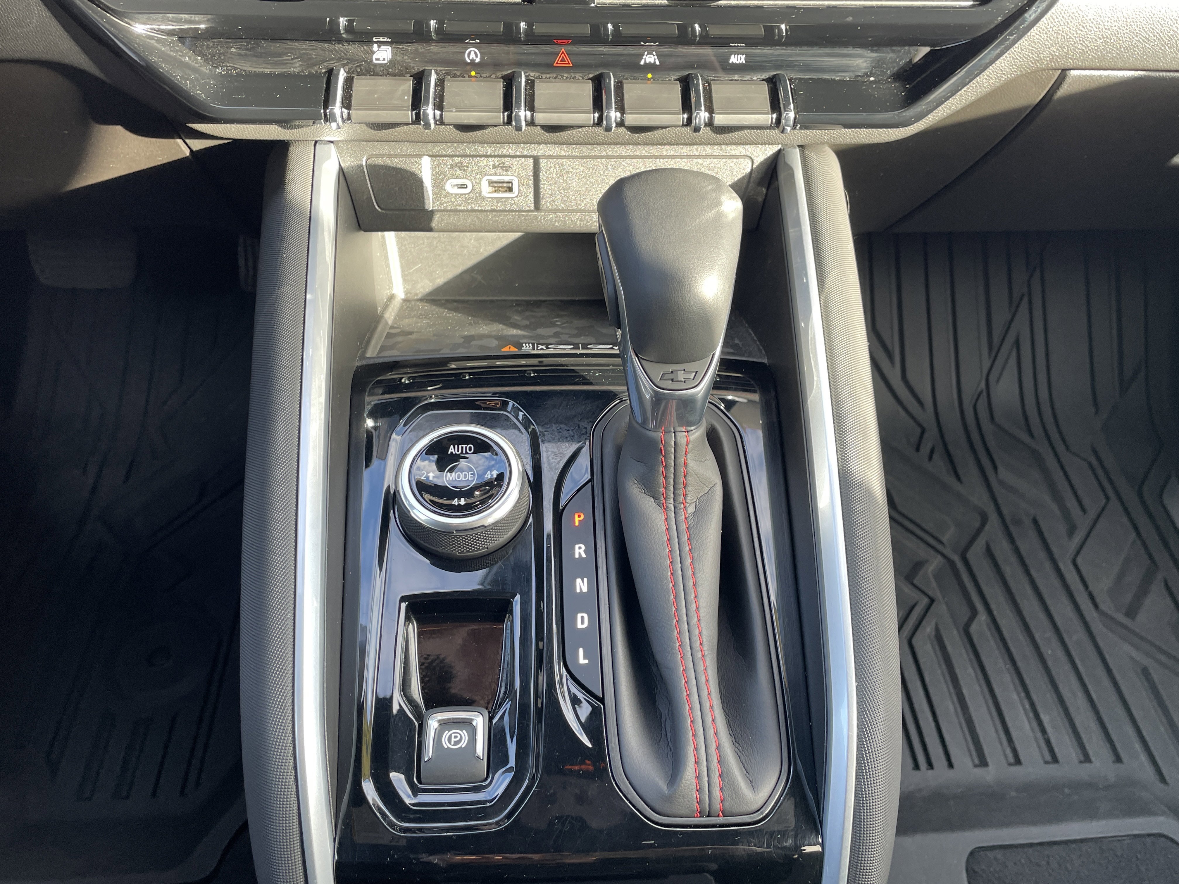 Used 2024 Chevrolet Colorado Z71 w/ Z71 Convenience Package 2 image 29