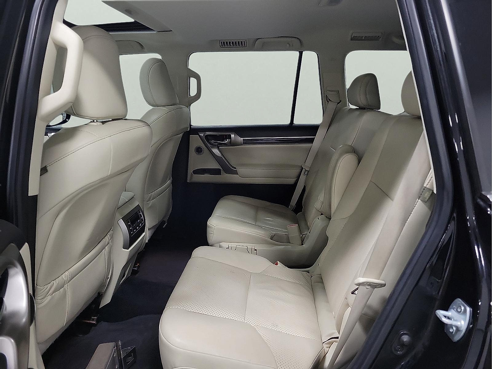Used 2021 Lexus GX 460 Luxury w/ Sport Design Package AWD/4WD image 9