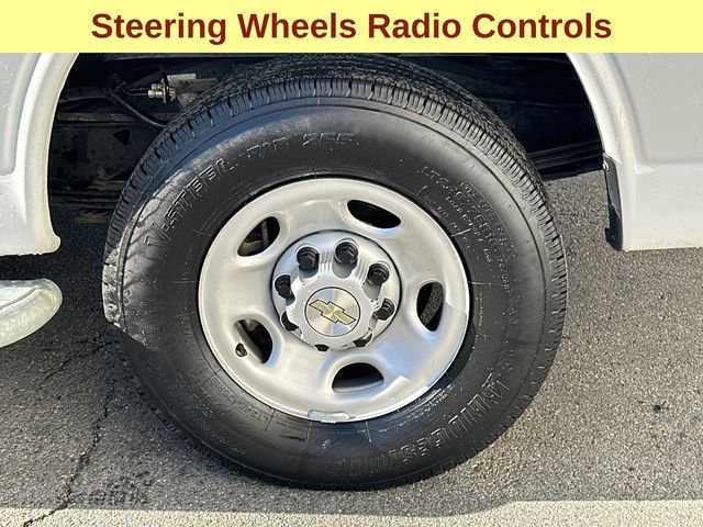 Used 2024 Chevrolet Express 2500 w/ Driver Convenience Package image 9